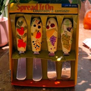 4 piece decorative spreaders